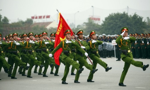 Công an nhân dân nêu gương “vì dân mà phục vụ, dựa vào nhân dân mà làm việc”